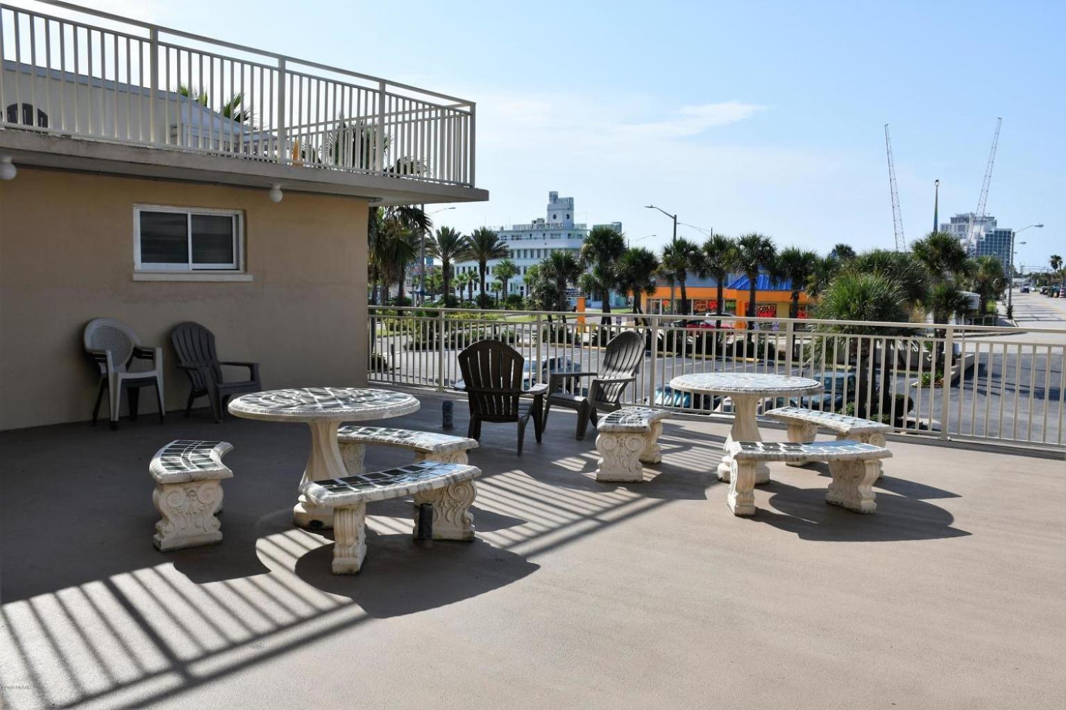 Ocean Breeze - Direct Ocean Front-Pool Is Open Apartment เดย์โทนาบีช ภายนอก รูปภาพ