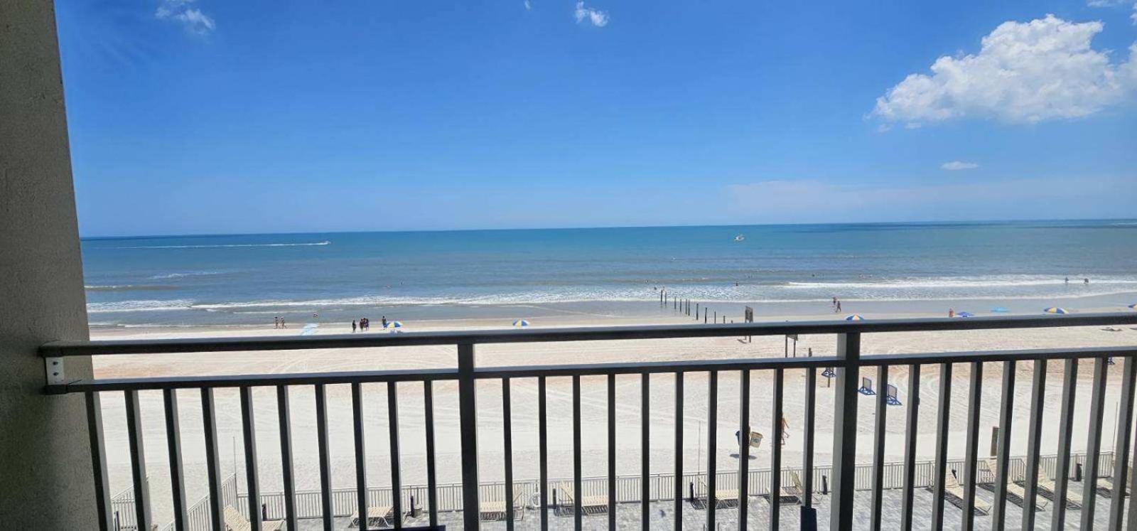 Ocean Breeze - Direct Ocean Front-Pool Is Open Apartment เดย์โทนาบีช ภายนอก รูปภาพ