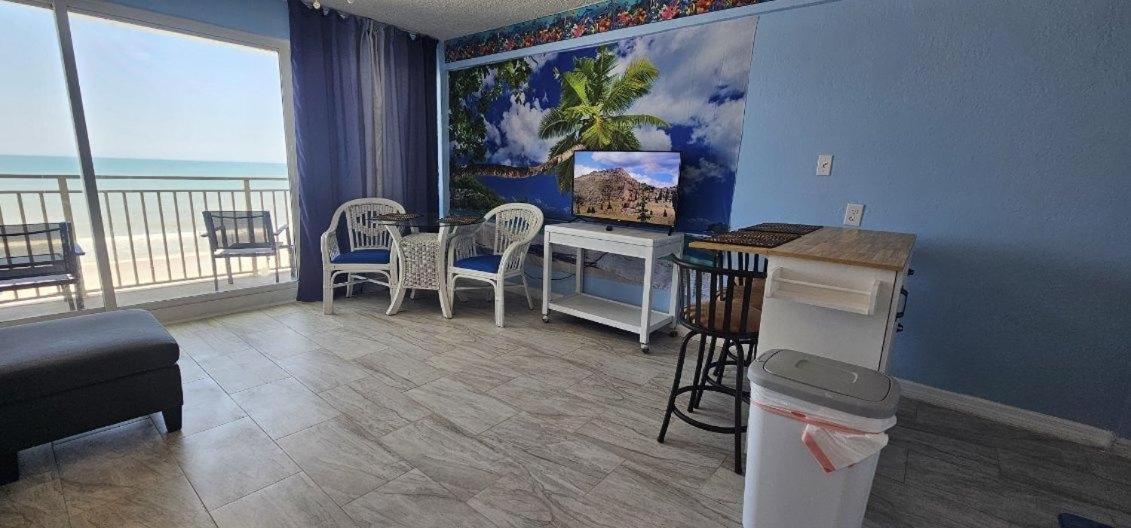Ocean Breeze - Direct Ocean Front-Pool Is Open Apartment เดย์โทนาบีช ภายนอก รูปภาพ